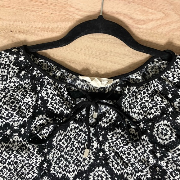 Boho black and off white mini beach cover up w/ crochet details - Picture 10 of 11